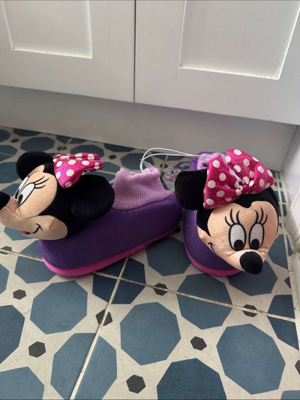 NWT Purple Minnie Mouse girls sock top plush 3/d Slippers Pink Bow size 9/10 L